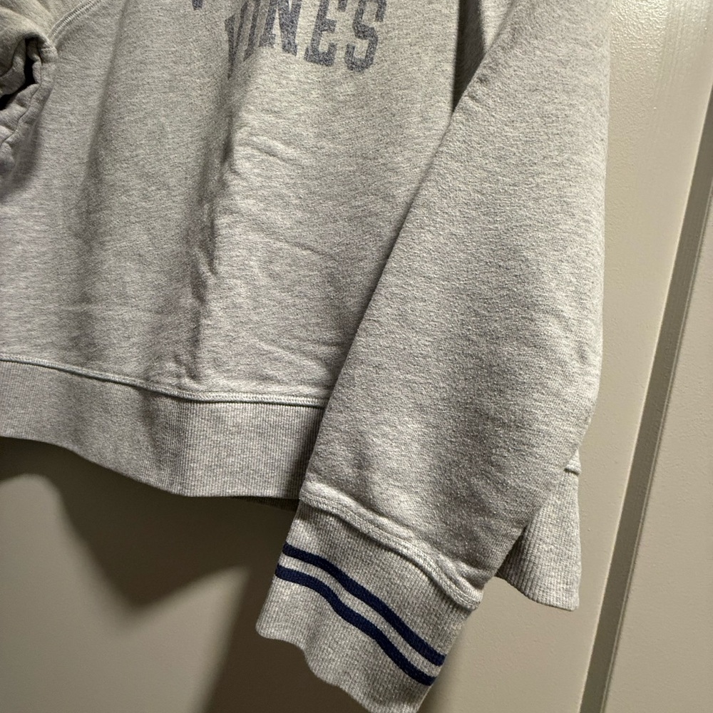 Vineyard Vines Heather Gray Crew Neck Sweater - Picture 2 of 5